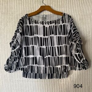 Alberto Makali Black/White Embellished Batwing Short Sleeve Top Blouse Size S